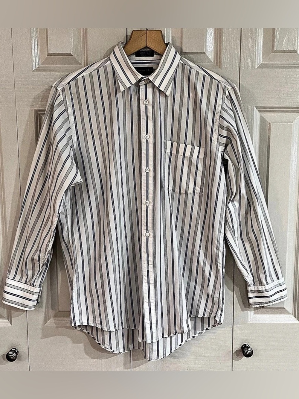 Christian Dior Monsieur
Striped Button-Down Vintage Dress Shirt Size 16-33